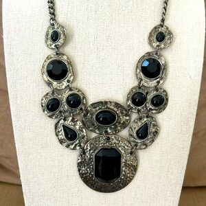 Hammered Gothic Style Silver Tone Black Faux Stone Necklace